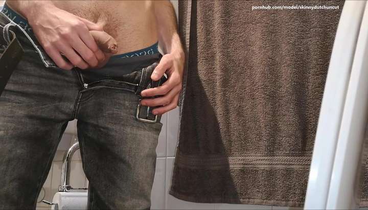 Uncut Guy Sdu In Petite Jeans Captured Pissing