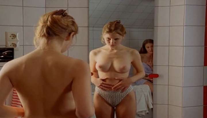 Theresa Scholze Nude Alexandra Maria Lara Sexy Mensch Pia S01e07 1996 Tnaflix Porn Videos