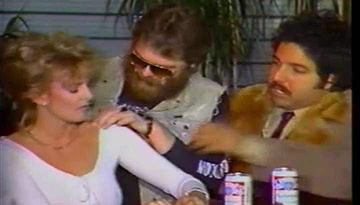 Vintage biker bar gang bang (Ron Jeremy, Rhonda Jo Petty) - Tnaflix.com