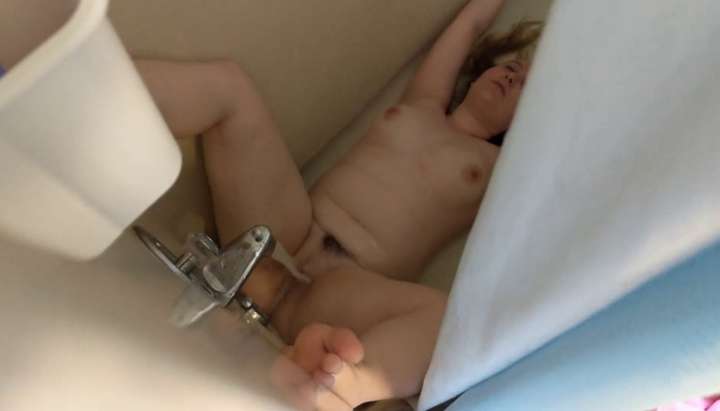 Shower Masturbation - SPY SHOWER MASTURBATION TEEN roommate forgot to lock the door VOYEUR -  Tnaflix.com