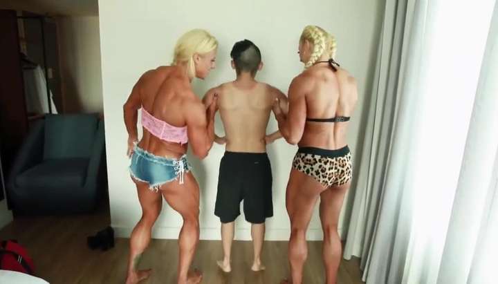 Shemale Muscle Chicks - 2 big muscular girls vs a little guy... - Tnaflix.com