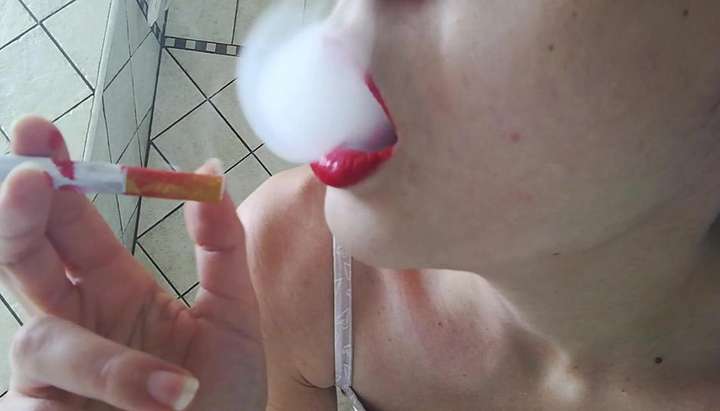 Lips Smoking Porn - SMOKING ND SUCKING CIGARETTE IN RED LIPS - Tnaflix.com