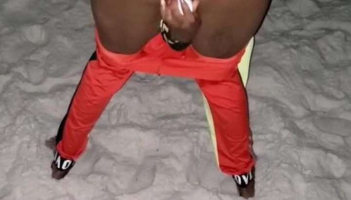 Fingering Ebony Pussy - Sexy ebony fingering pussy and fucking dildo on public beach - Tnaflix.com