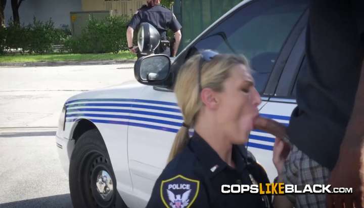 Police Hot Blonde Threesome - Blonde horny female cop knows so well how to suck a BBC - Tnaflix.com