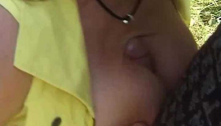 Une auto-stoppeuse aux gros seins naturels baise TNAFlix Porn Videos pic