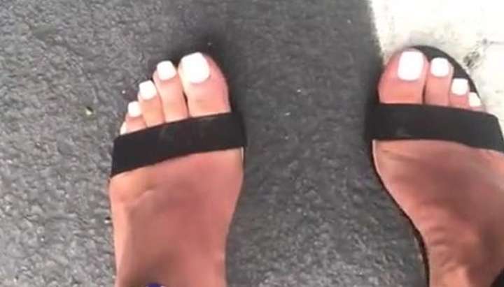 Public Cum Toes - Perfect_Arch_Queen- Cum on Toes and Heels in Public! - Tnaflix.com