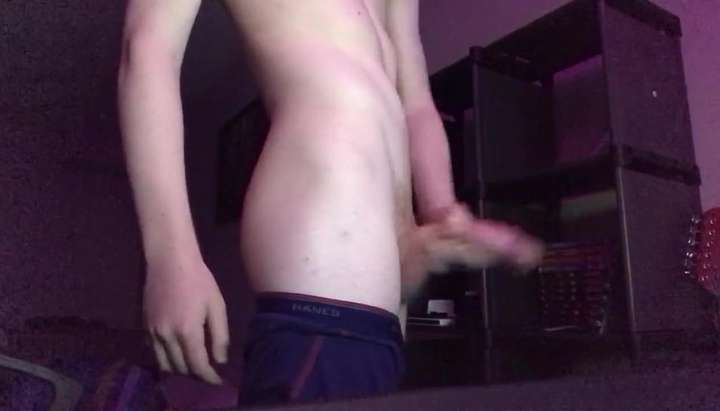 720px x 411px - 18 year old eboy teen beating off his average cock TNAFlix Porn Videos