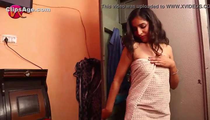 Indian Malli Desi Local Actress Nipple Slip During Shoot Of Short Masala  Movie Exposed - Wowmoyback - Tnaflix.com