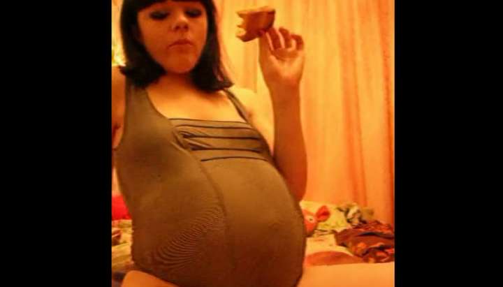 Pregnant Girl Cock - Pregnant Girl Eats Pizza - Tnaflix.com