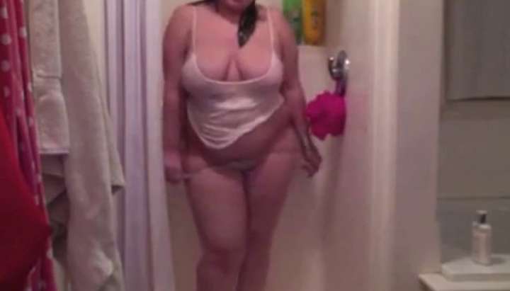 720px x 411px - Sexy BBW Stripping in the shower - CassianoBR Porn Video - Tnaflix.com