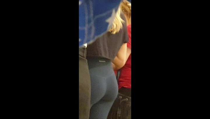 Shopping In A Mall - Hot girl with sexy ass and leggings shopping at the mall - Tnaflix.com