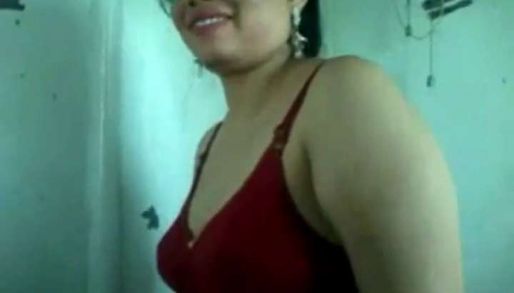 Desi Bra Xxx - Bangla desi girl showing big boobs in bra TNAFlix Porn Videos