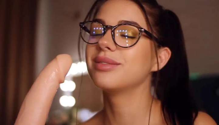 Brunette Glasses Anal - Brunette camgirl, with glasses, loves oral and anal TNAFlix Porn Videos