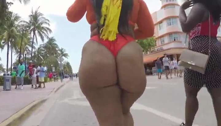 Plump Ass Walking - Phat Ass walking - Tnaflix.com