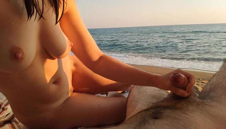 Nudist Gives Handjob - Nudist Hotwife Gives me a Quick Handjob at the Beach (Premature Cum) Porn  Video - Tnaflix.com