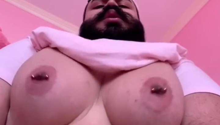 720px x 411px - Big man boobs bouncing in slow mo ONLYFANS: CherubicChub TNAFlix Porn Videos