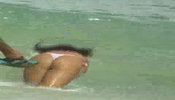 Candid Beach Thong - Candid Beach - Thong Girls sÃ©lectionnÃ©es TNAFlix Porn Videos