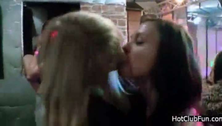 720px x 411px - College Girls Kissing And Exposing their Hot Bodies - Tnaflix.com