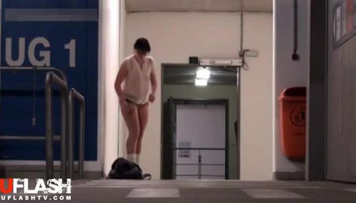 720px x 411px - She dared to strip Naked in public - Tnaflix.com