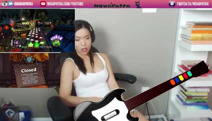 Guitar Hero Girls Porn - NovaPatra plays the WTF Song 3 on Guitar Hero - Tnaflix.com