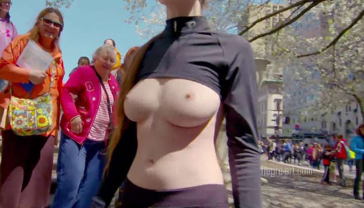 Public Topless in New York City - Tnaflix.com