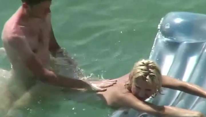 Voyeur caught sex in the water on an air mattress TNAFlix Porn Videos
