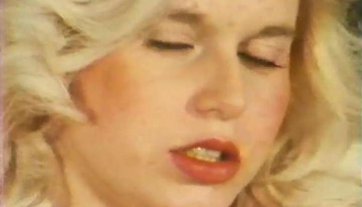 Budding Blondes (1980) (Crystal Dawn, Sylvia Benedict, Tawny Pearl) -  Tnaflix.com