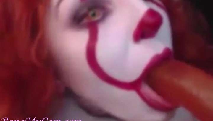 Evil Scary Clown Porn - scary clown cosplay suck a dildo on new cashow - register for free -  Tnaflix.com