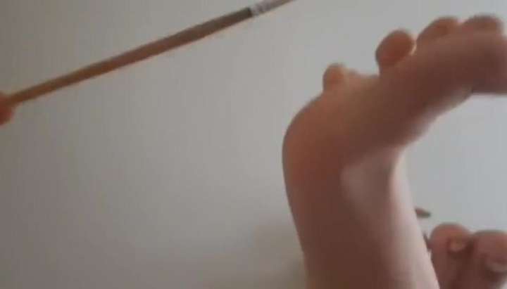 Teasing my feet with paint brush by footfetish lover girl Porn Video -  Tnaflix.com