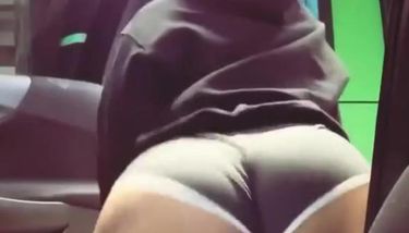 Girls twerking porn