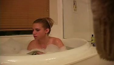 Girl masturbates in the bathtub