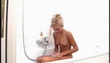 Hungarian glambabe assfucked in the bath