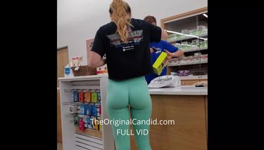 Astonishing clip of the candid butt wrapped in tight pants