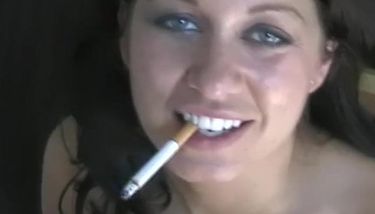 375px x 214px - Sexy Brunette Milf Smoking Cigarette | Niche Top Mature