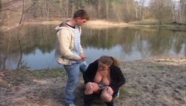 Forest fuck on a picnic blanket