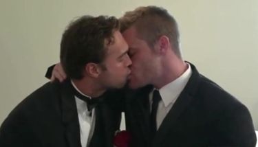 gay porn straight guys kiss