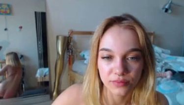 Blonde Webcam Girl Loves To Masturbate