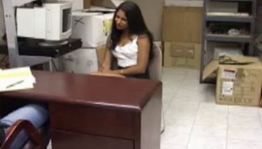Amateur babe shows up for an interview and gets banged