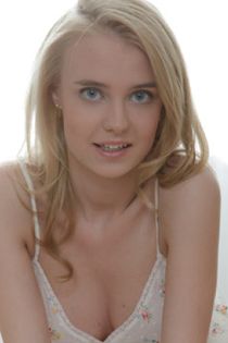Chloe Blue