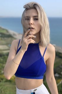 Eva Elfie