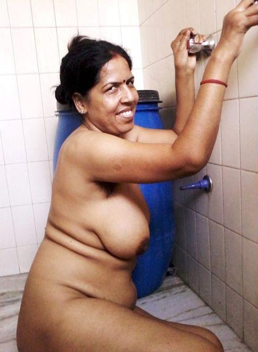 Meena Sexy Nude North Indian Bhabhi Photo G